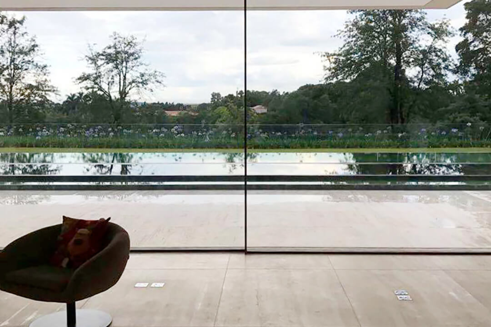 sisteec-sistemas-europeos-de-canceleria-soluciones-ventanas-minimalistas-04